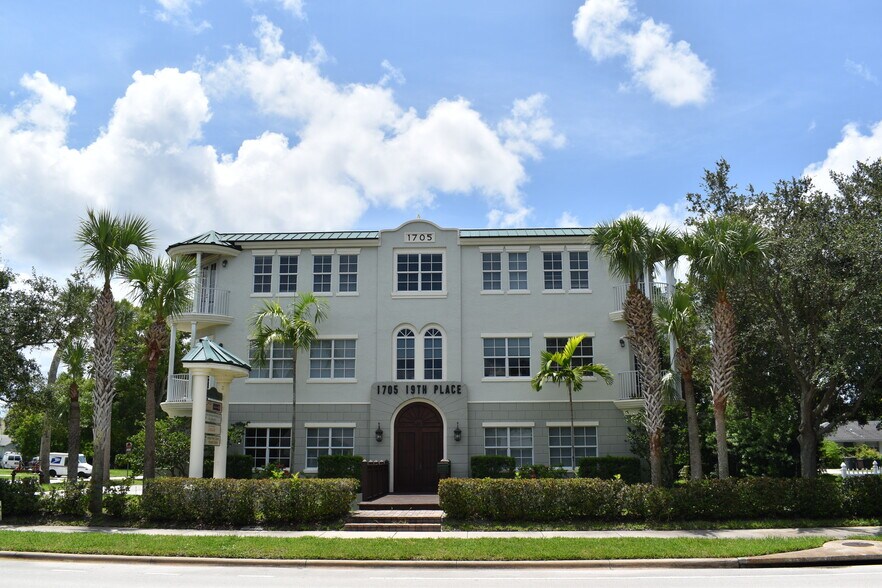 More Photos Of 1705 19th Pl, Vero Beach Office For Lease