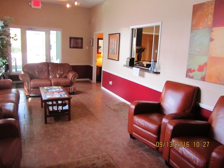 More Photos Of 704 Keystone Ct, Fayetteville Medical For Lease
