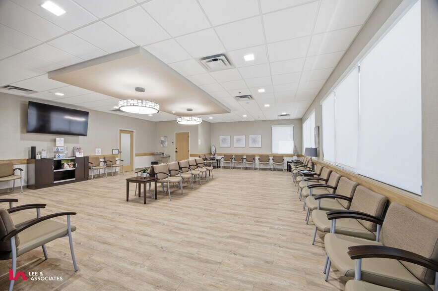 More Photos Of 100 River Pointe Pky, Canton Medical For Lease
