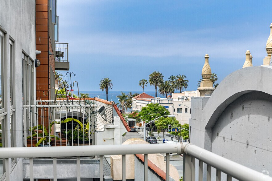 More Photos Of 214 Santa Monica Blvd, Santa Monica Apartments For Lease