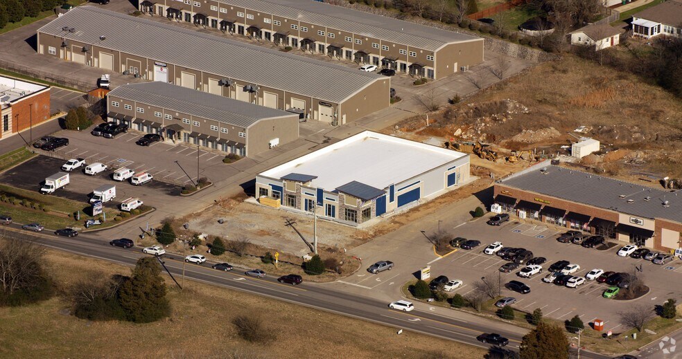 More Photos Of 4920 Port Royal Rd, Spring Hill Storefront For Lease