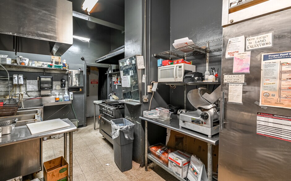 More Photos Of 1435 Freeport Rd, Cheswick General Retail For Sale