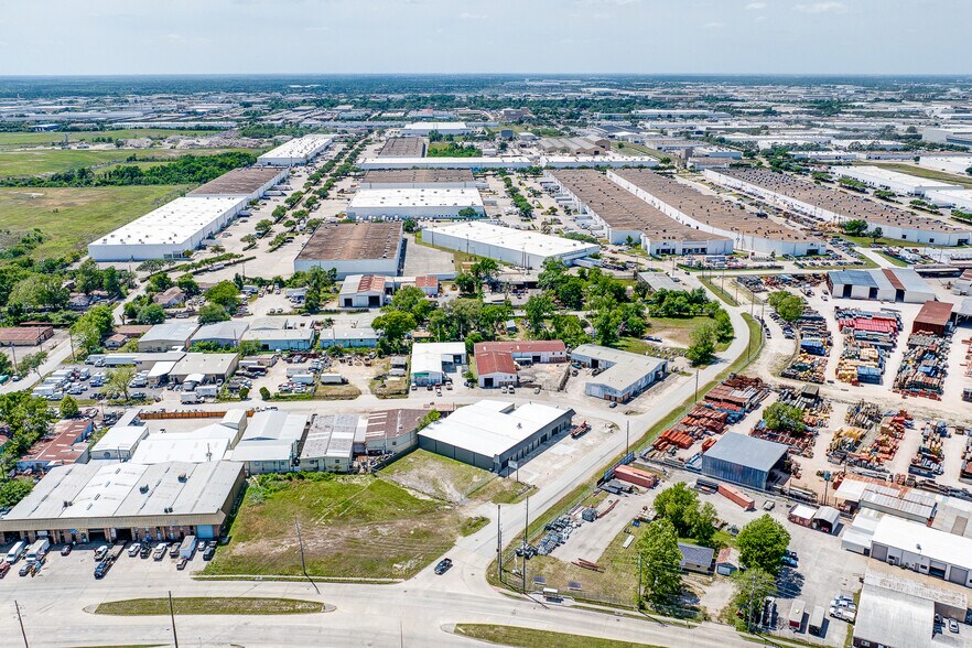 More Photos Of 10215 Papalote St, Houston Showroom For Sale