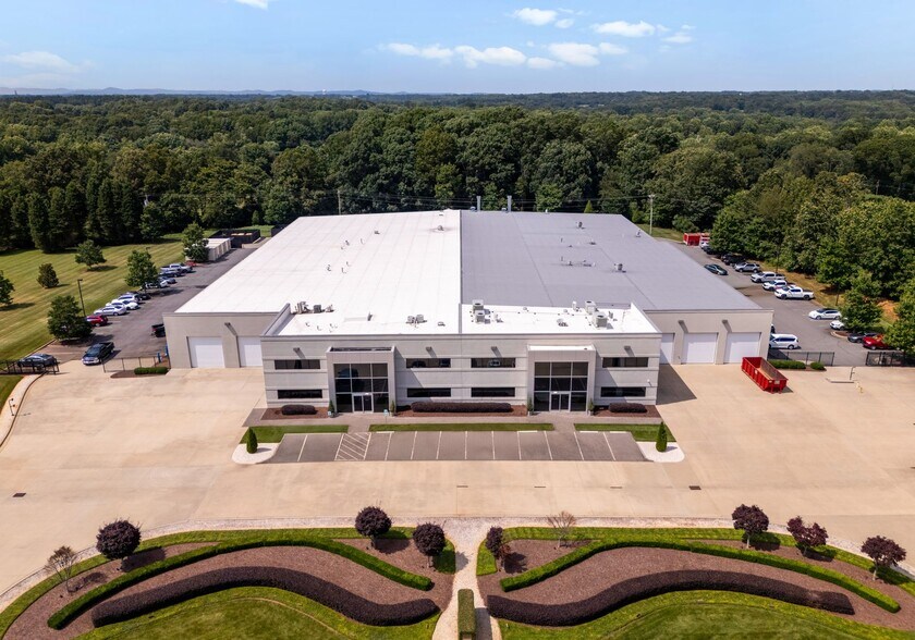 More Photos Of 258 Aviation Dr, Statesville Warehouse For Sale