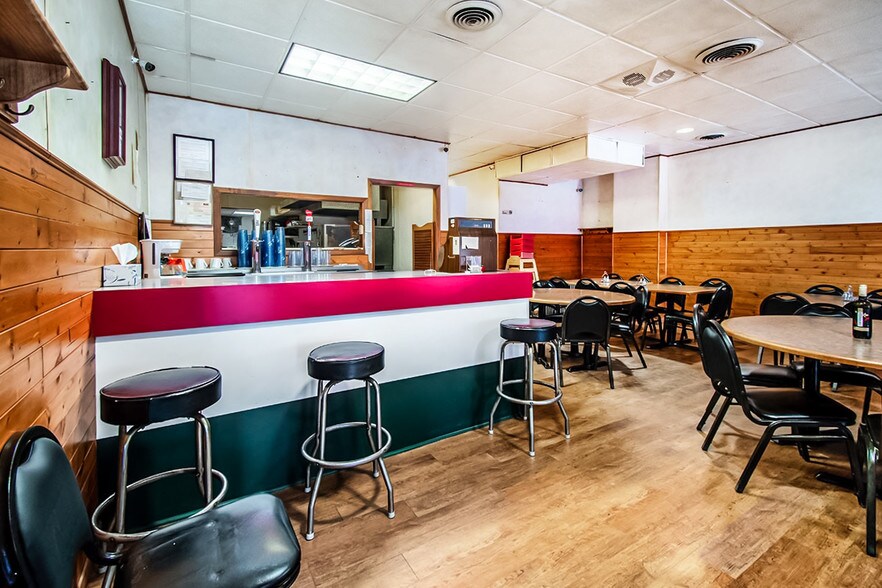 More Photos Of 134 S Main St, Oregon Restaurant For Sale