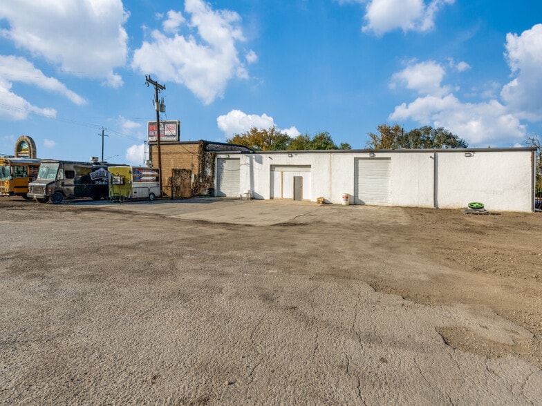 More Photos Of 14732 Bulverde Rd, San Antonio Warehouse For Sale