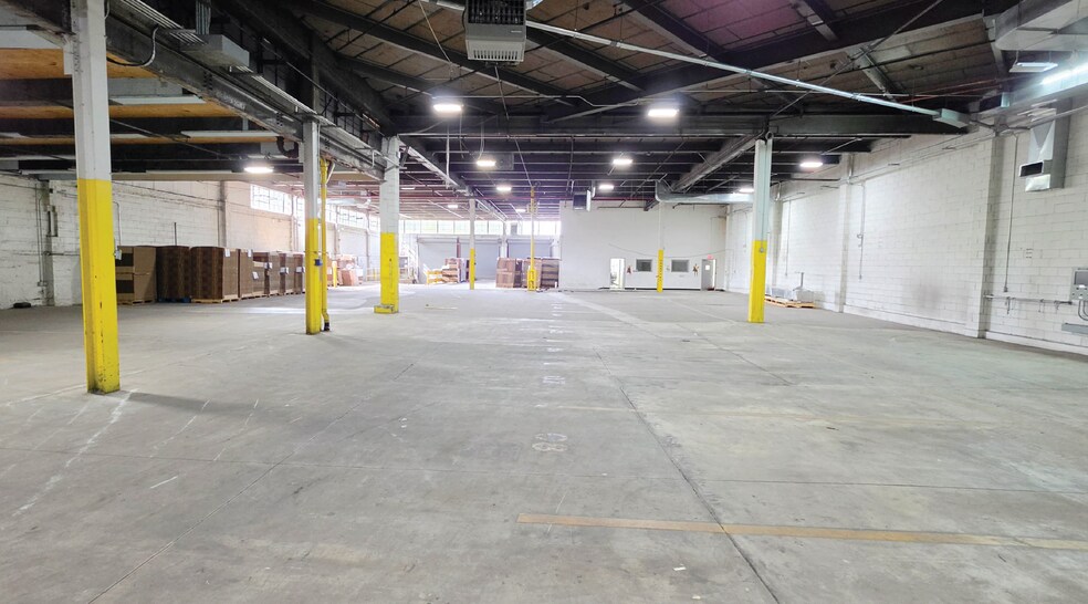More Photos Of 655 E 56th St, Brooklyn Warehouse For Lease