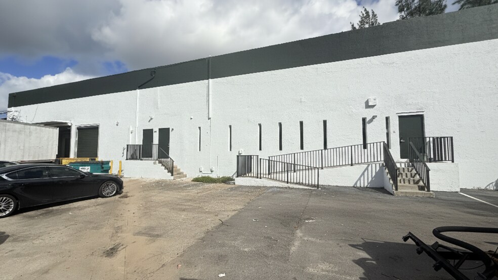 More Photos Of 7361-7391 NW 78th St, Medley Warehouse For Lease