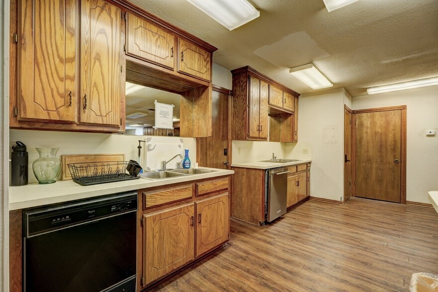 More Photos Of 3120 S Harvey Ave, Oklahoma City Specialty For Sale