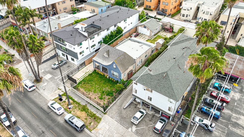 More Photos Of 241 N Catalina St, Los Angeles Land For Sale