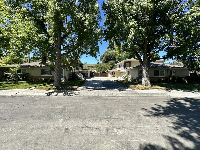 Primary Photo Of 472 Waverley St, Menlo Park Apartments For Sale