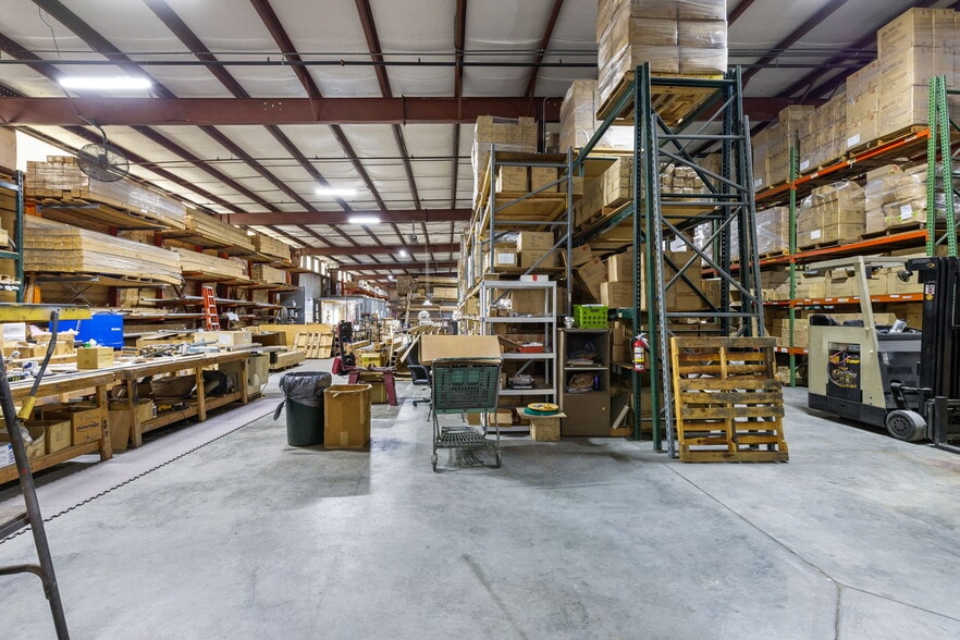 More Photos Of 1356 Bennett Dr, Longwood Distribution For Lease