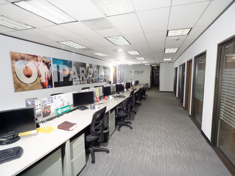 More Photos Of 9225 Katy Fwy, Houston Office For Lease