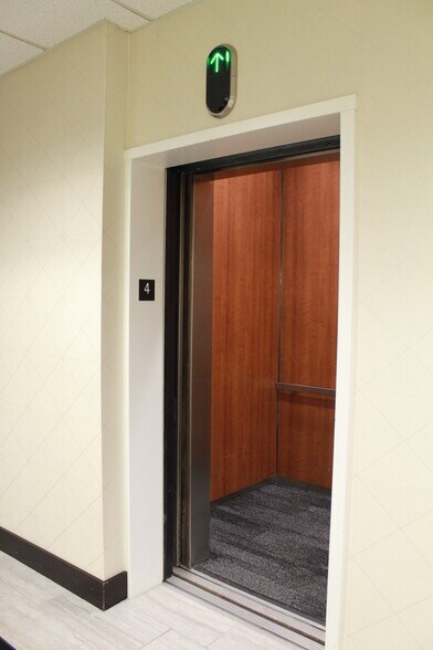 More Photos Of 202 S Michigan St, South Bend Office For Lease