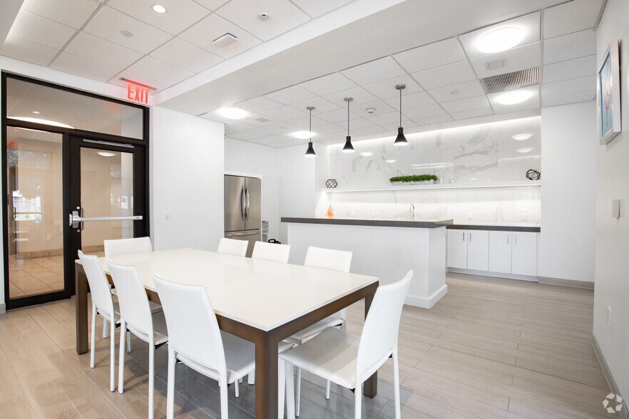 More Photos Of 10-40 Station Dr, Wyandanch Apartments For Lease