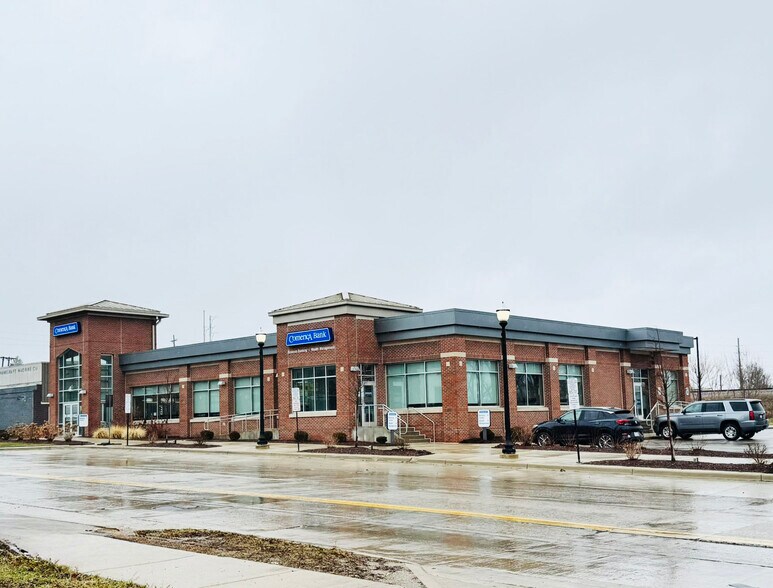 More Photos Of 301 N Jackson St, Jackson Bank For Sale