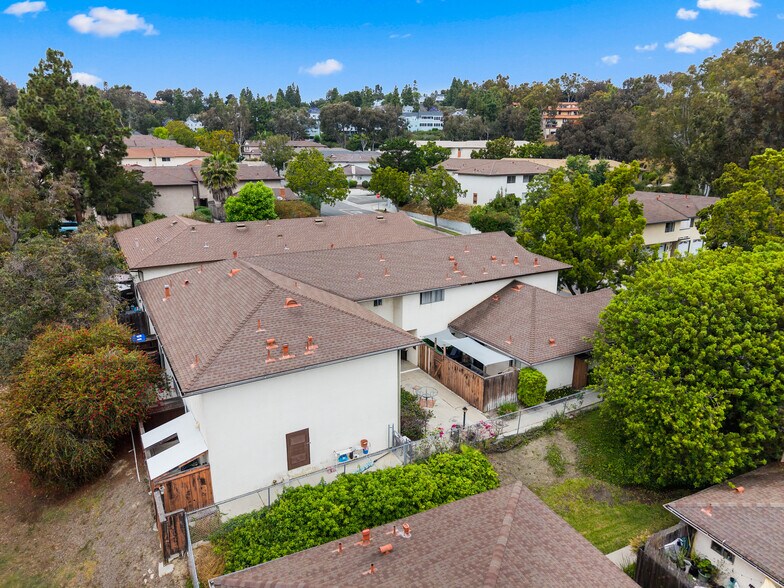 More Photos Of 2139 Via Esmarca, Oceanside Apartments For Sale