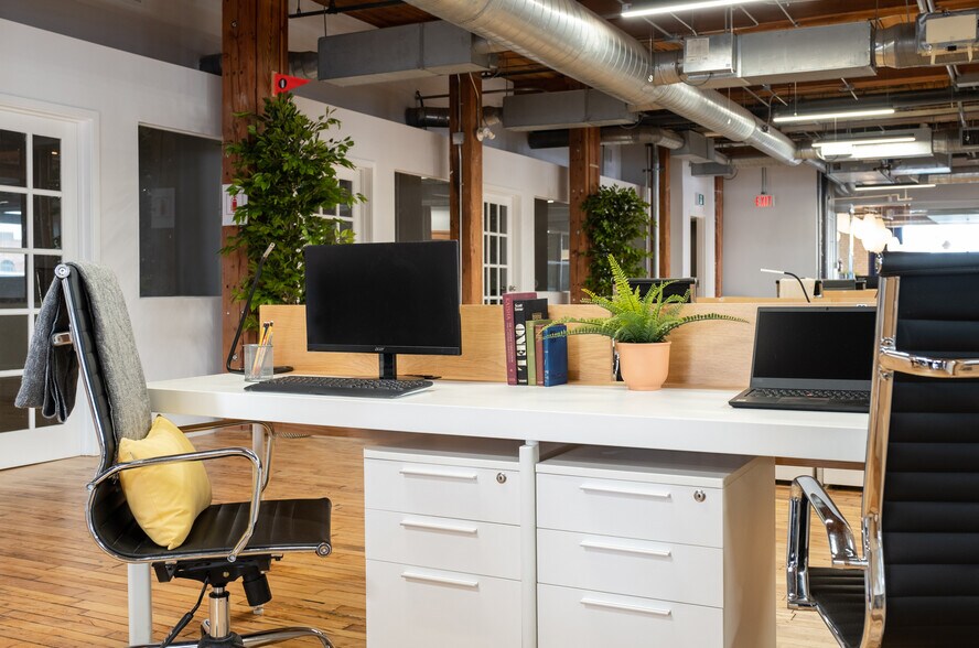 More Photos Of 215 Spadina Ave, Toronto Coworking Space