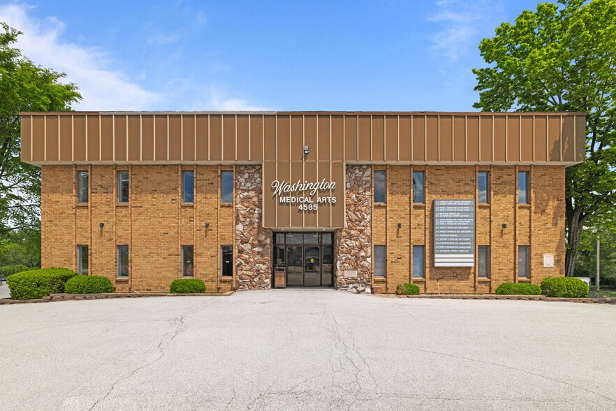 Primary Photo Of 4585 Washington St, Florissant Medical For Lease