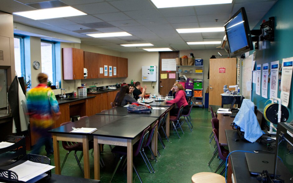 More Photos Of 1401 Old Coors Rd SW, Albuquerque Schools For Lease