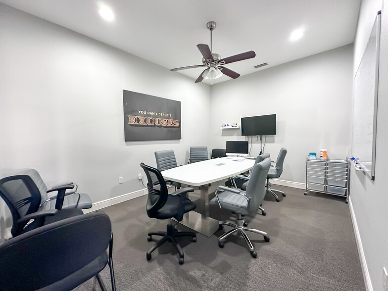 More Photos Of 180 Fitzgerald Rd, Lakeland Office For Sale