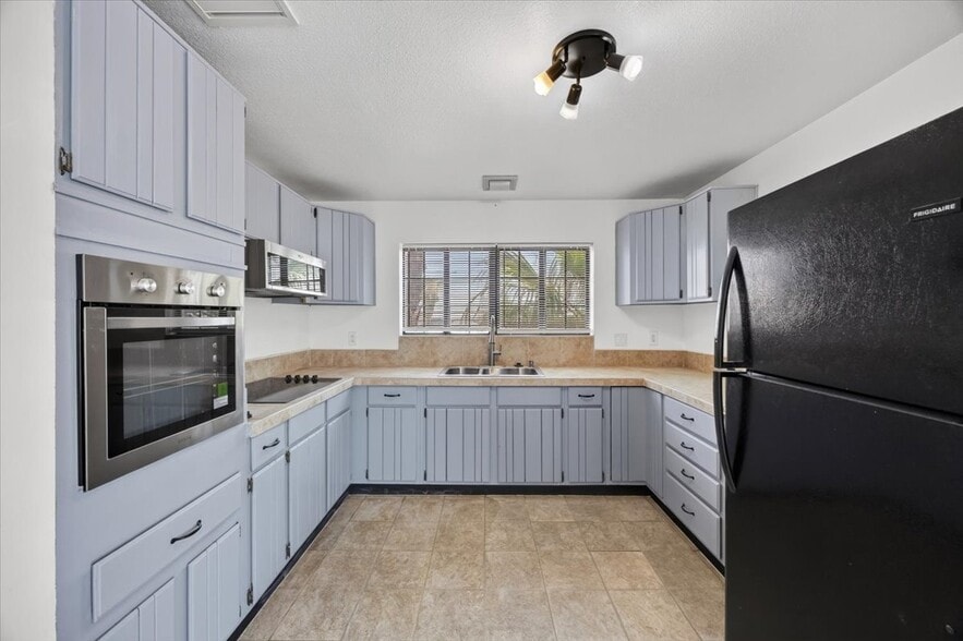 More Photos Of 319 S 10th St, Las Vegas Apartments For Sale