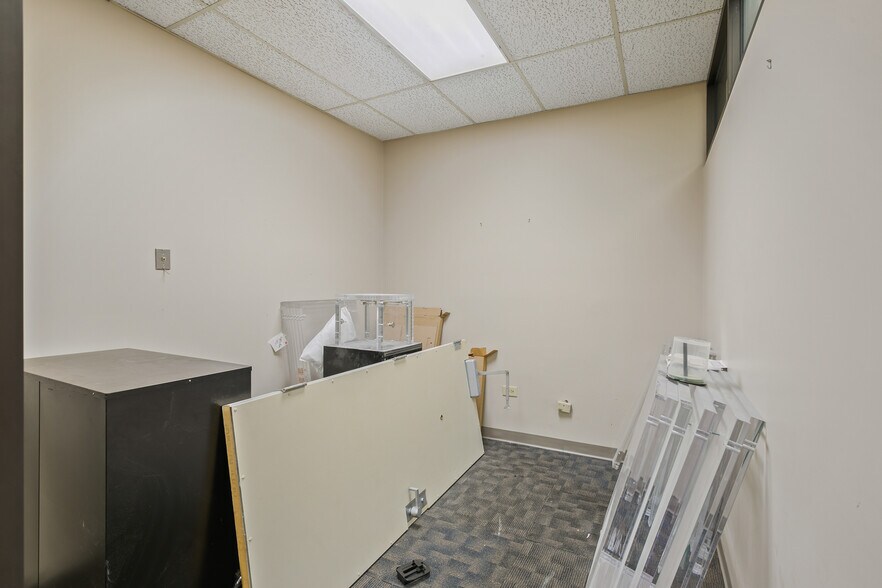More Photos Of 6545 Normandy Blvd, Jacksonville Storefront Retail Office For Lease