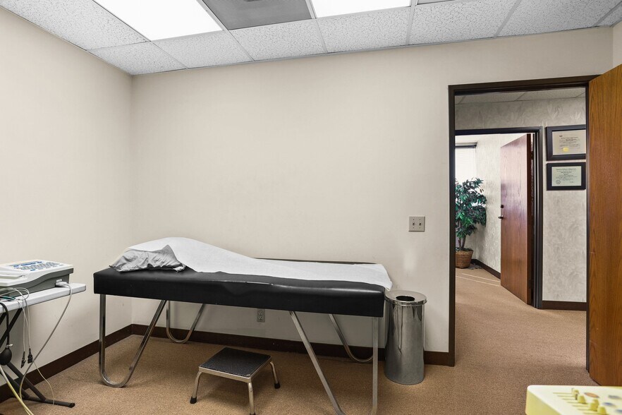 More Photos Of 999 N Tustin Ave, Santa Ana Medical For Sale