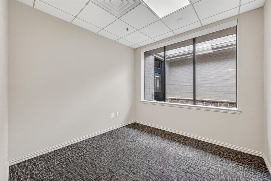 More Photos Of 6200 Stone Hill Farms Pky, Flower Mound Loft Creative Space For Lease