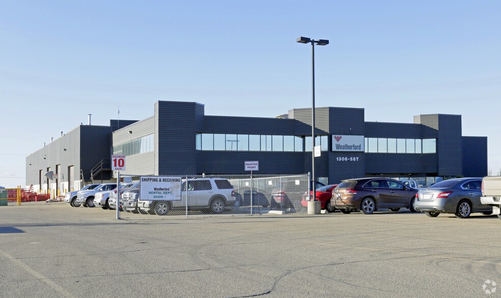More Photos Of 1306 5th St, Leduc Warehouse For Lease
