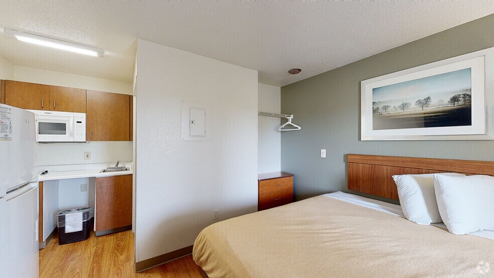 More Photos Of 4301 N Corrington Ave, Kansas City Hotel For Sale