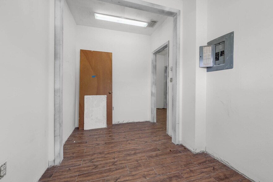 More Photos Of 2306 Lee Rd, Winter Park Medical For Lease