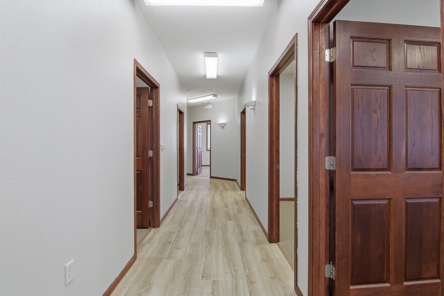More Photos Of 2108 S Broadway St, Menomonie Office For Sale