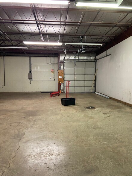 More Photos Of 2418 Industrial Dr, Neenah Light Distribution For Lease
