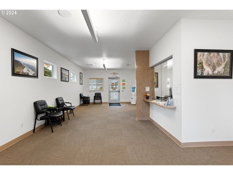 More Photos Of 1445 8th St, Florence Medical For Sale