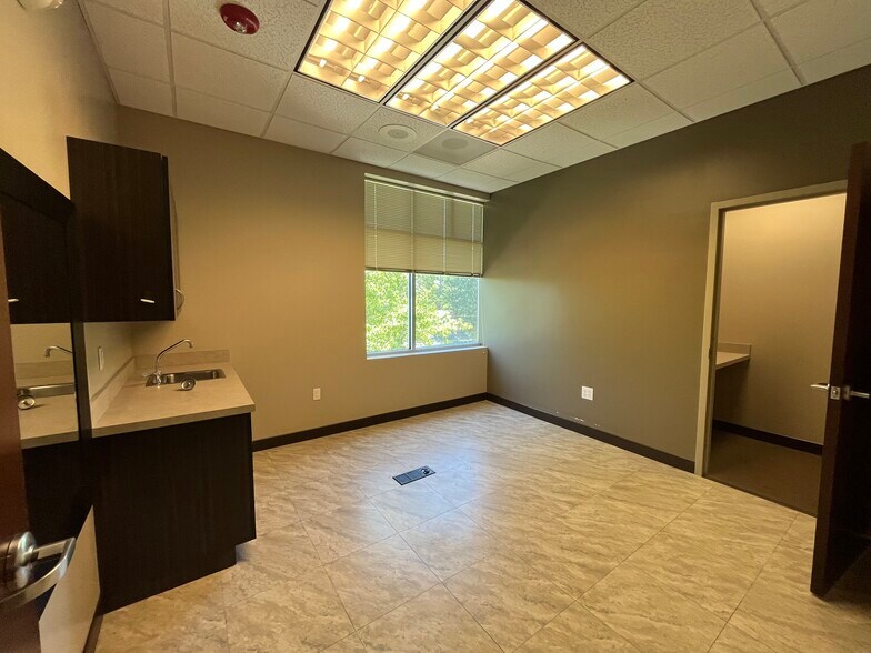 More Photos Of 9104 Falls Of Neuse Rd, Raleigh Medical For Sale