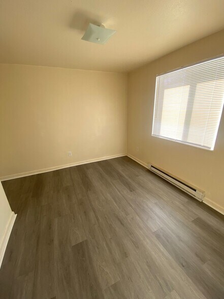 More Photos Of 25 N Airport Rd, Deer Park Apartments For Sale