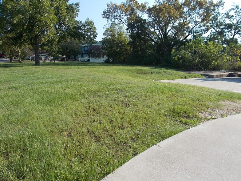 More Photos Of 614 W Church, Livingston Land For Sale