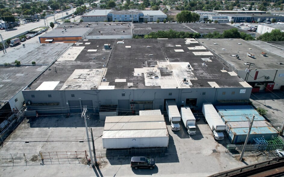 More Photos Of 440 W 20th St, Hialeah Warehouse For Lease