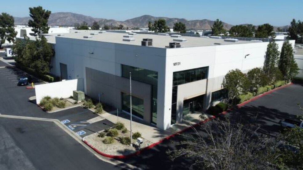 More Photos Of 10721 Business Dr, Fontana Warehouse For Lease