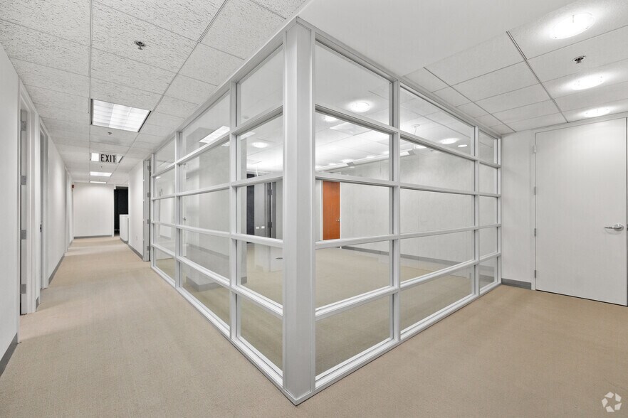 More Photos Of 2001 L St NW, Washington Coworking Space