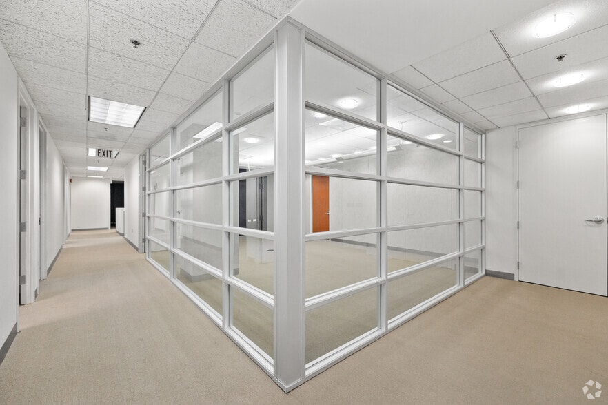 More Photos Of 2001 L St NW, Washington Office For Lease