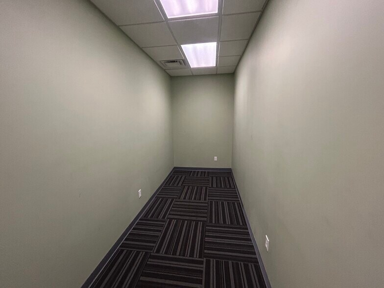 More Photos Of 826 N Martin Luther King Jr Dr, Jackson Freestanding For Sale