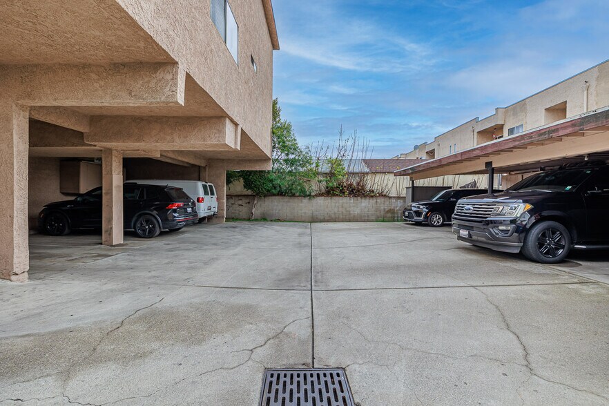 More Photos Of 904 E Lomita Ave, Glendale Apartments For Sale