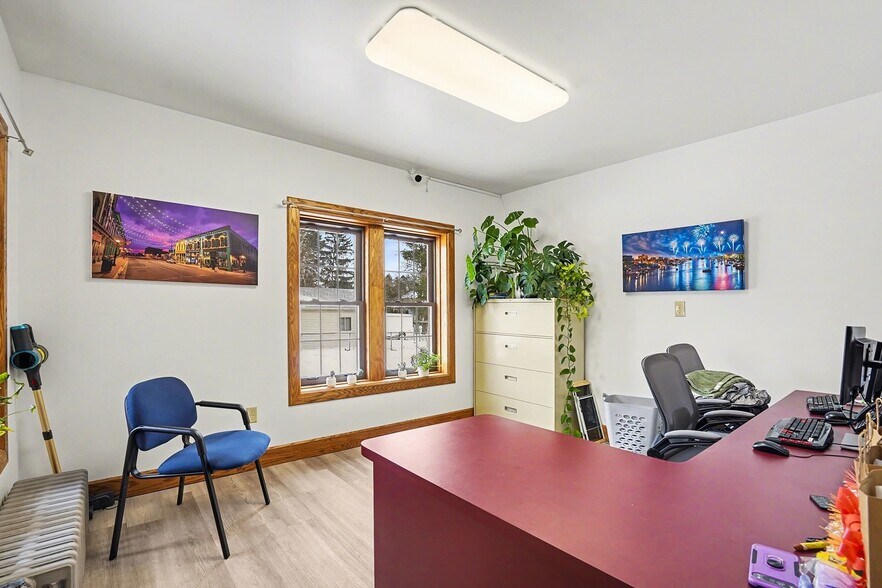 More Photos Of 302 N Trumbull St, Bay City Hotel For Sale