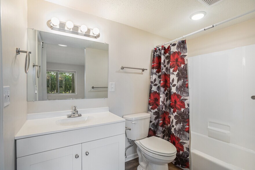 More Photos Of 8831-8837 Glenwood Ct, Overland Park Apartments For Sale