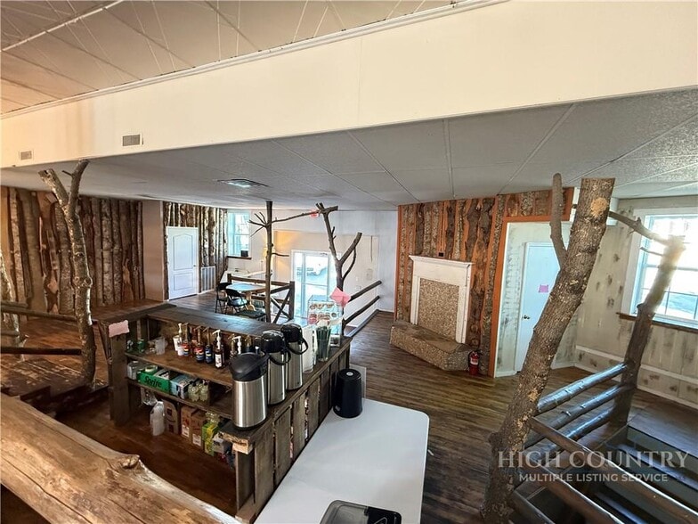 More Photos Of 113 N Jefferson Ave, West Jefferson Freestanding For Sale