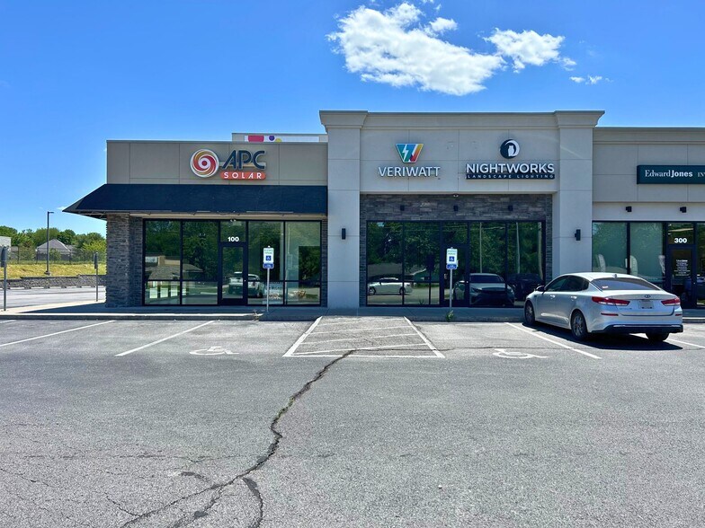More Photos Of 3202 W Republic Rd, Springfield General Retail For Lease
