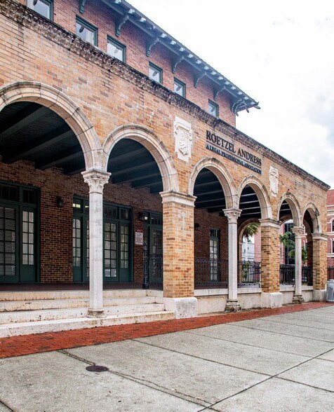 More Photos Of 2310 First St, Fort Myers Loft Creative Space For Lease
