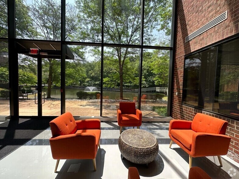 More Photos Of 1604 Spring Hill Rd, Vienna Office For Lease